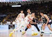 AYX体育赛事-山东队翻盘公牛，胡金秋状态火热