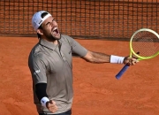 爱游戏官网-法网险胜蒙特卡洛大师赛，西西帕斯刷新纪录