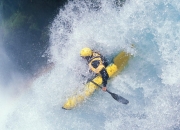 爱游戏下载-绿茵场与硬木地板的双城记，当英超争冠焦点战遇见勇士击溃黄蜂的战术交响