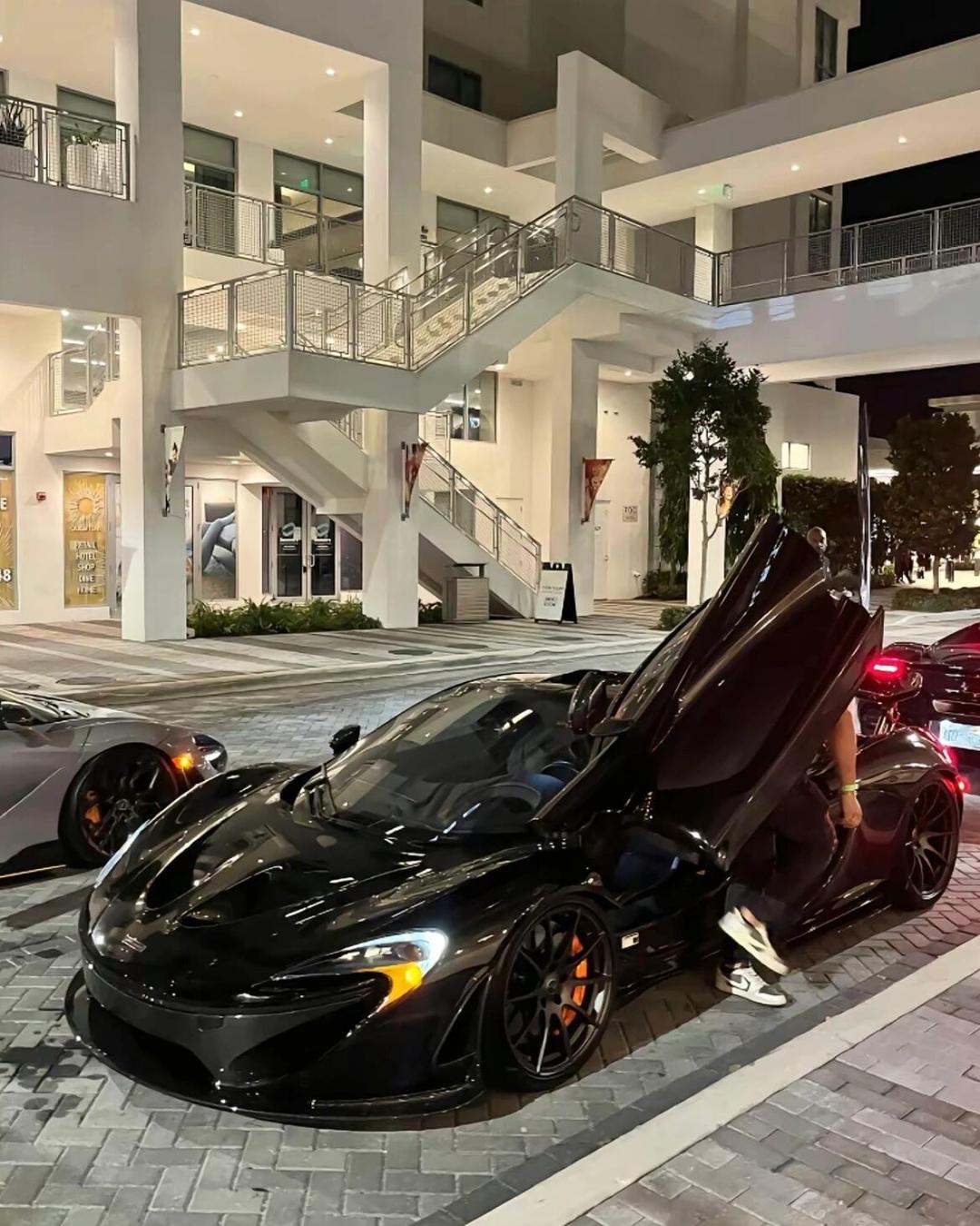 迈凯伦横扫索伯车队，勒克莱尔惊艳四座