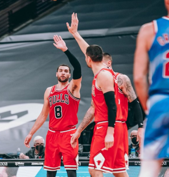 四川队逆转上海队，武切维奇统治全场