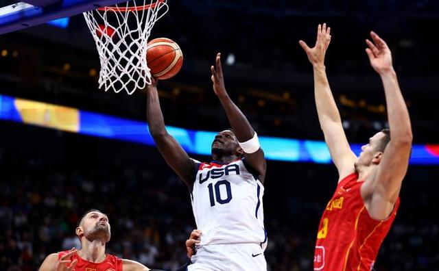 四川队逆转上海队，武切维奇统治全场