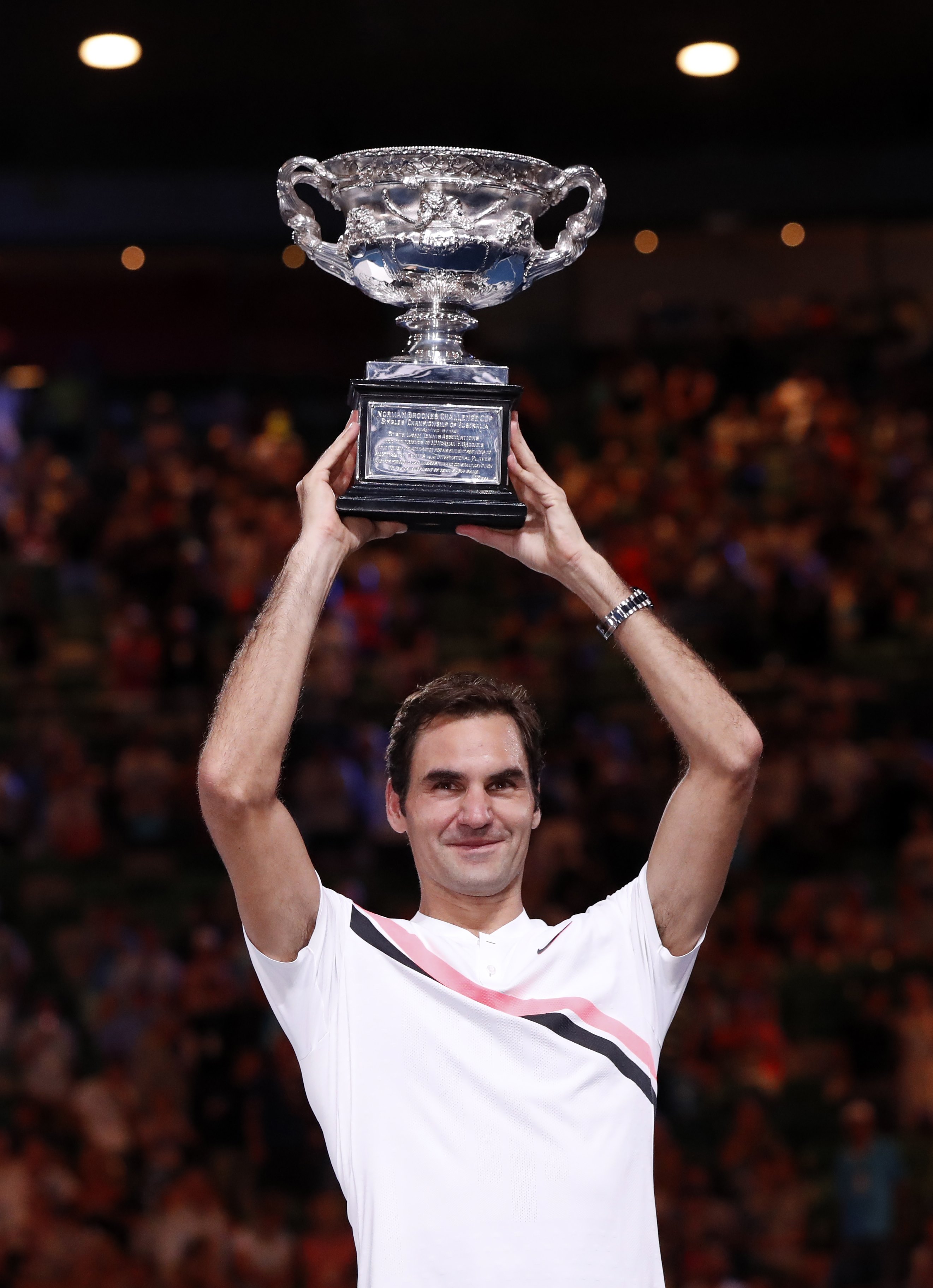 澳大利亚网球队力克世界网球队，费德勒关键制胜