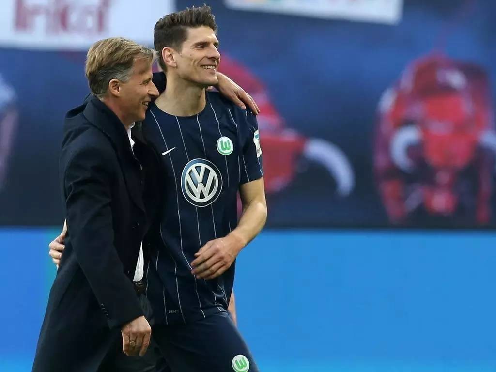 克里斯蒂安·古恩豪取帽子戏法，帮助沃尔夫斯堡大胜