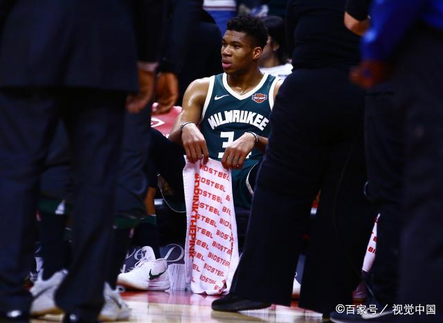 雄鹿队核心球员受伤成疑眼下尚未清楚 雄鹿队核心球员受伤成疑眼下尚未清楚