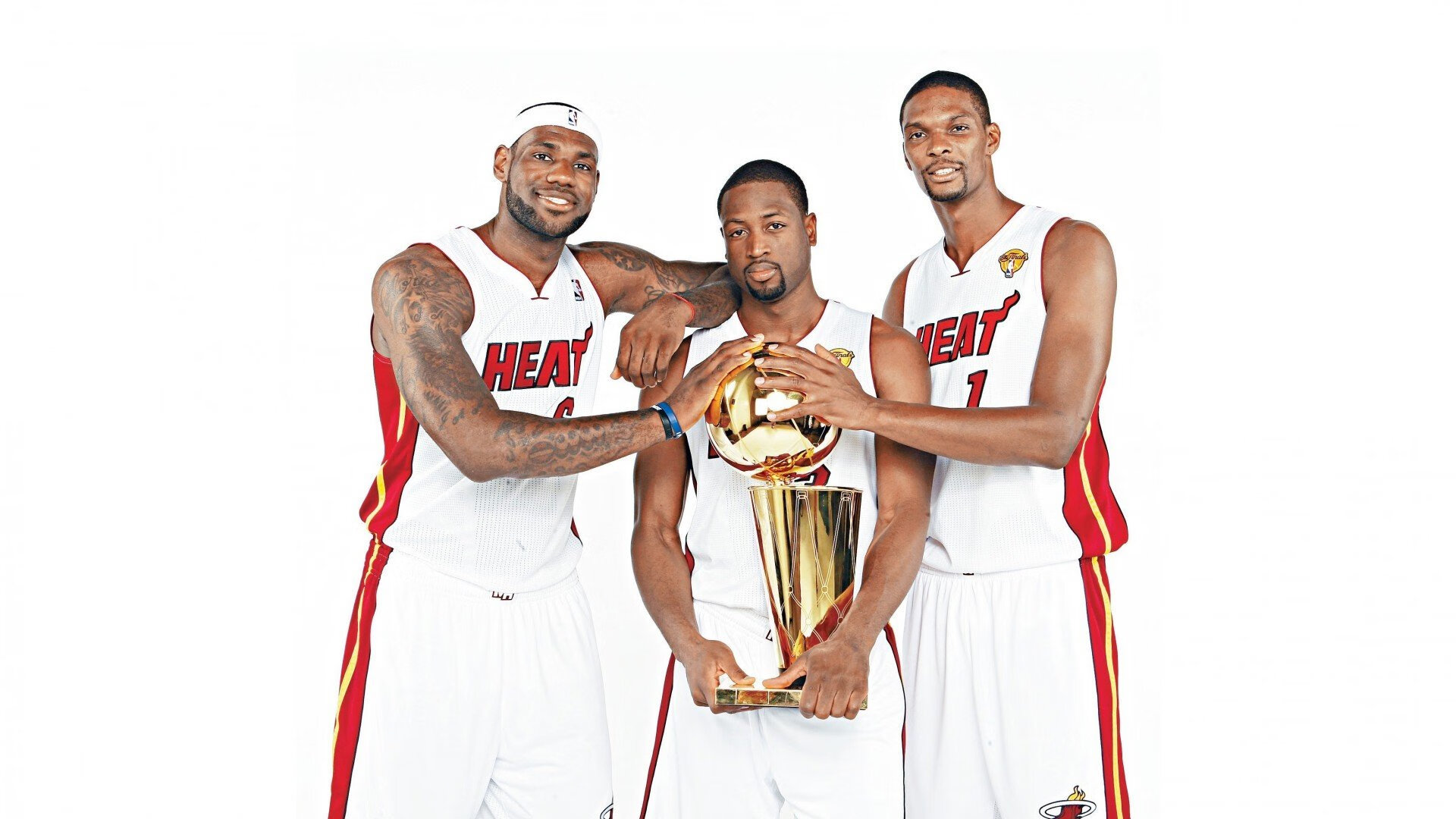 地缘棋局与绿茵法则，巴黎的强势与德里赫特的杀伤哲学