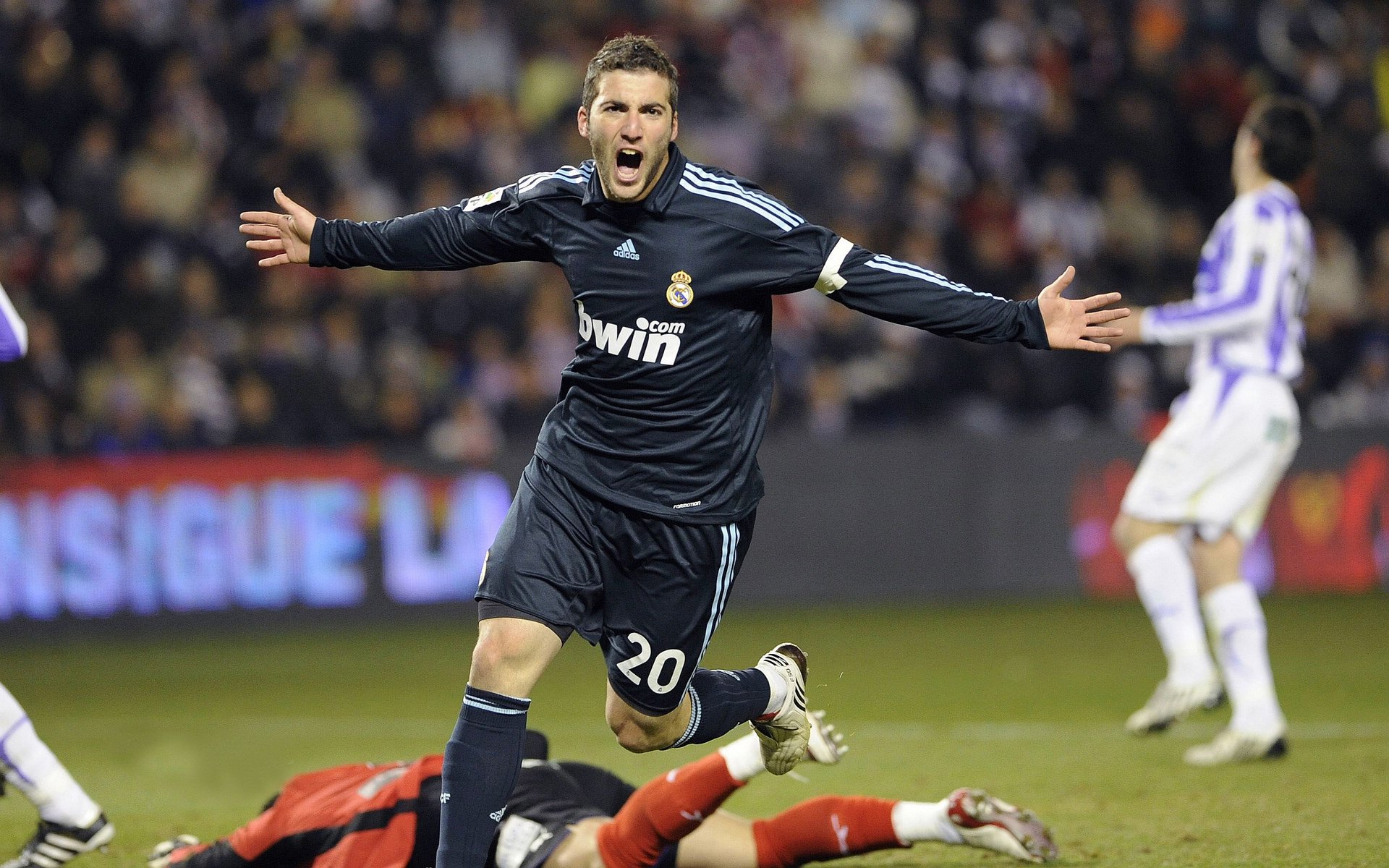 布伦森用实力证明自己,热火淘汰赛过关勇士,小人物的大时代