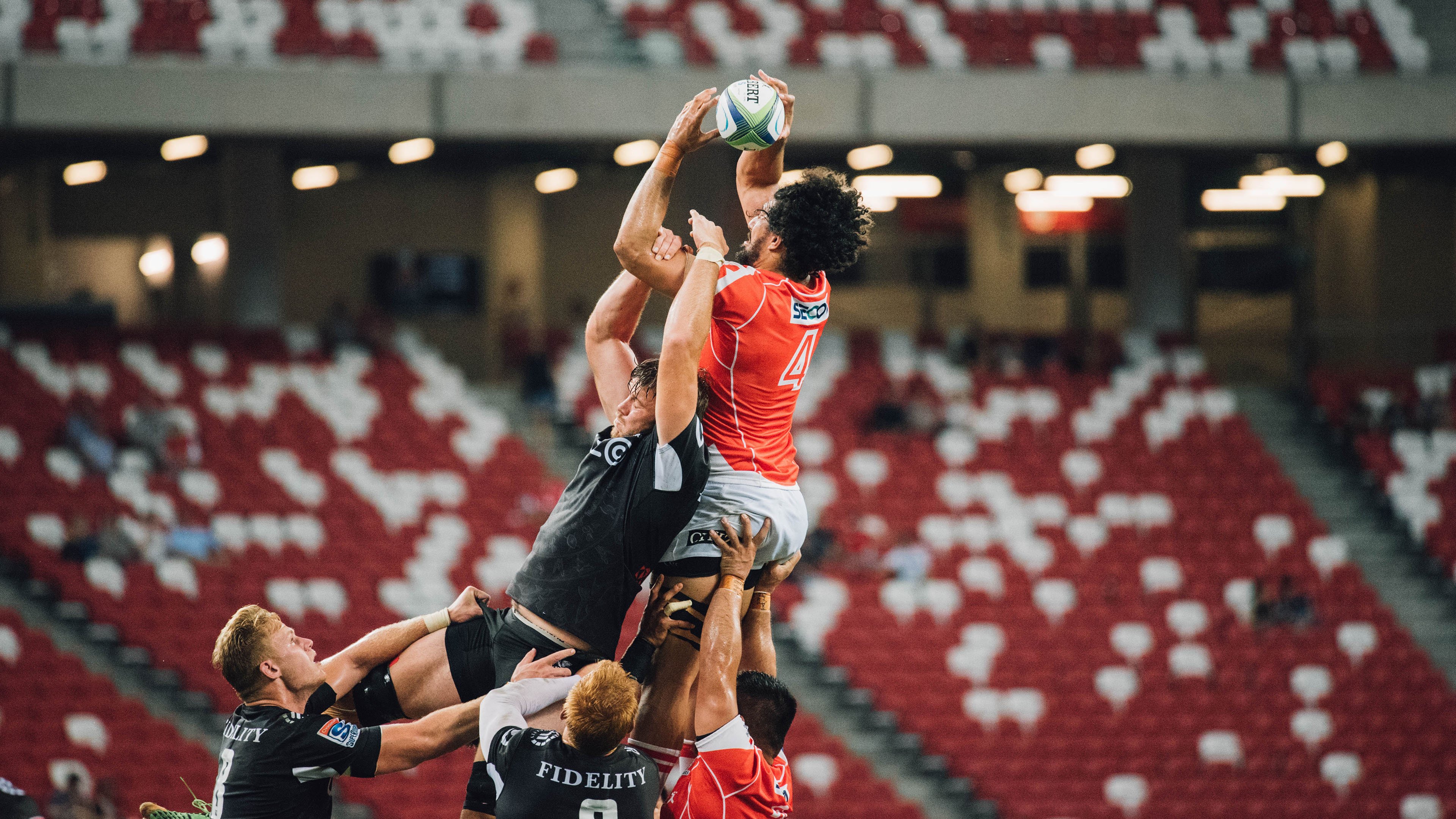 赛道逆袭,周冠宇领衔索伯车队力克红牛,改写F1格局