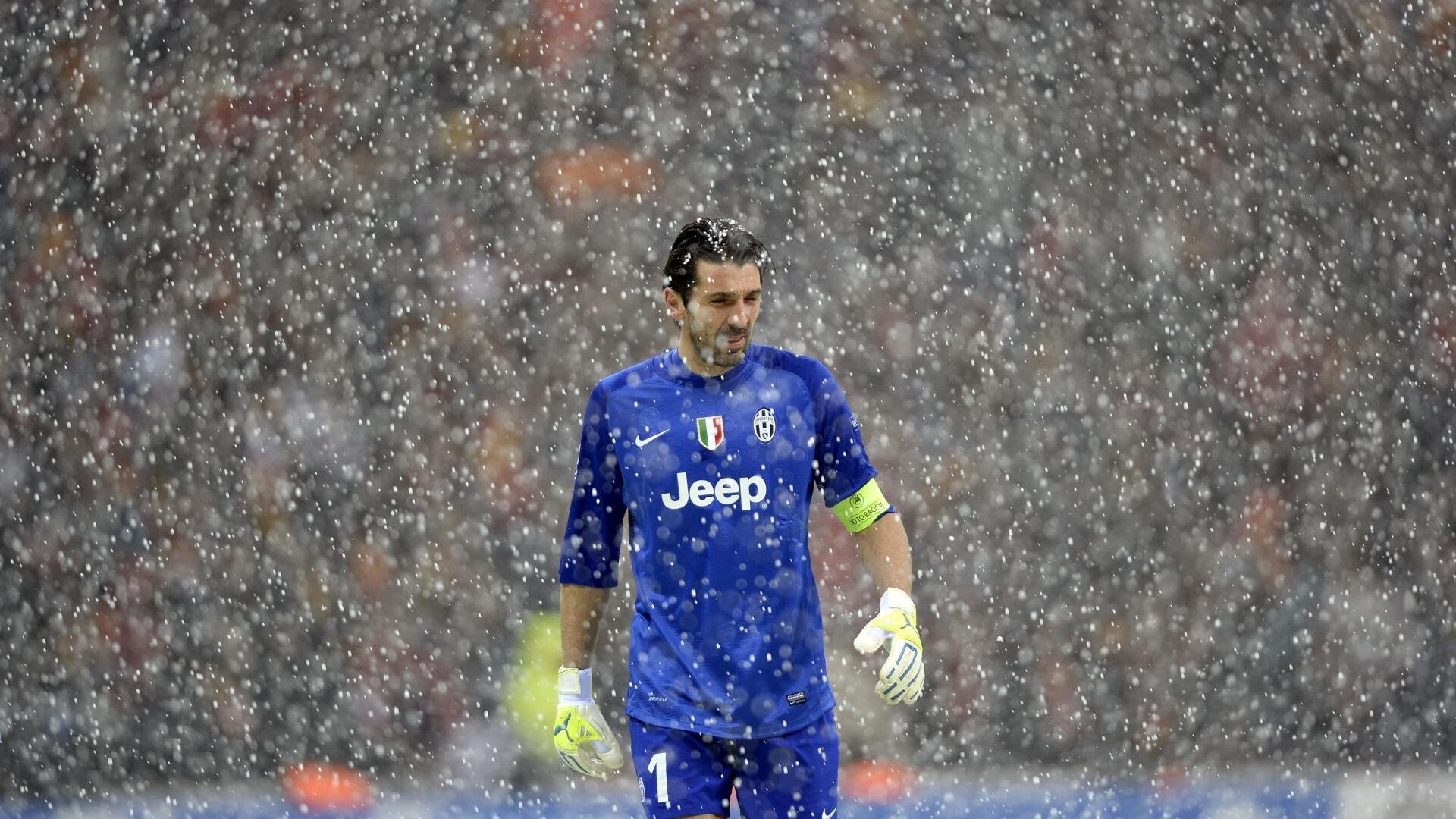 阿拉巴一箭穿心!爱尔兰绝境逢生,喀麦隆饮恨绿茵场